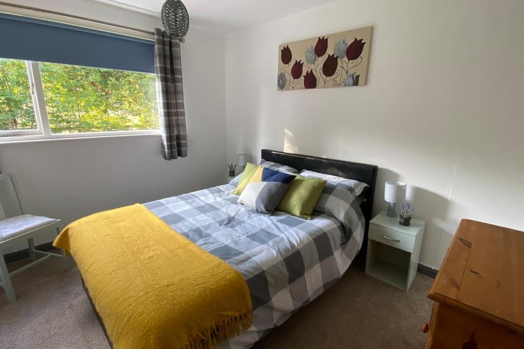 Cheerful 3 Bedroom Bungalow With Indoor Fire Place Gloucester Eksteriør bilde