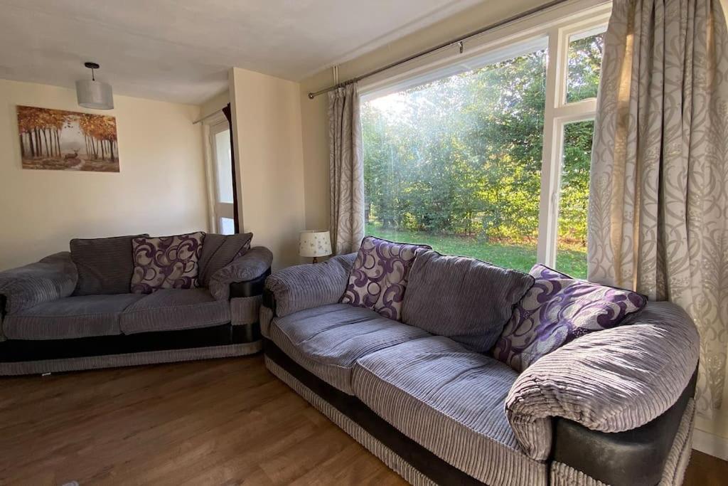 Cheerful 3 Bedroom Bungalow With Indoor Fire Place Gloucester Eksteriør bilde