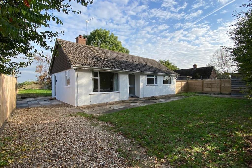 Cheerful 3 Bedroom Bungalow With Indoor Fire Place Gloucester Eksteriør bilde